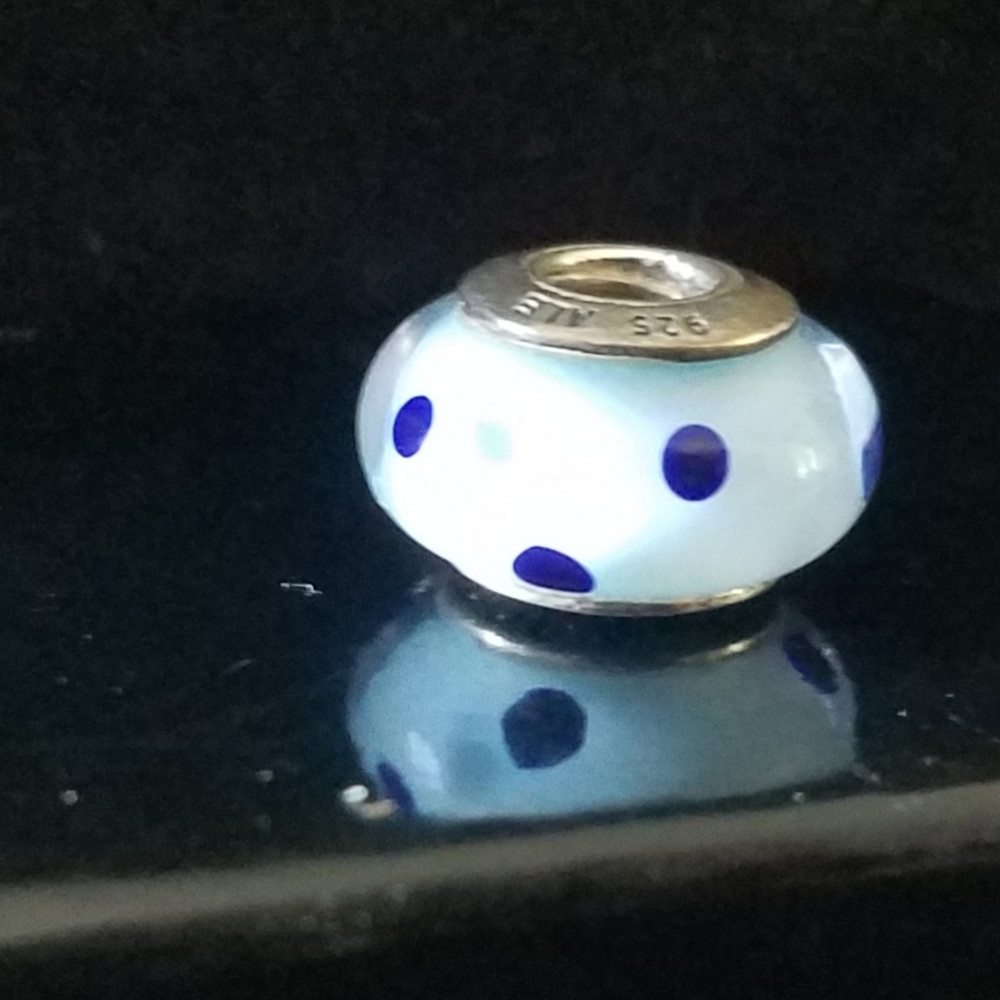 Pandora Charm (blue dot)
